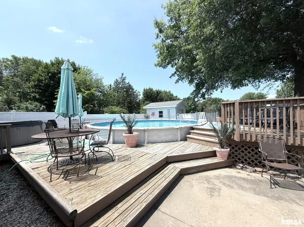 615 N DEPOT ST, Altona, IL 61414