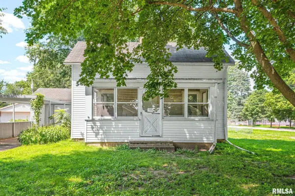 202 S LOGAN ST, Mason City, IL 62664