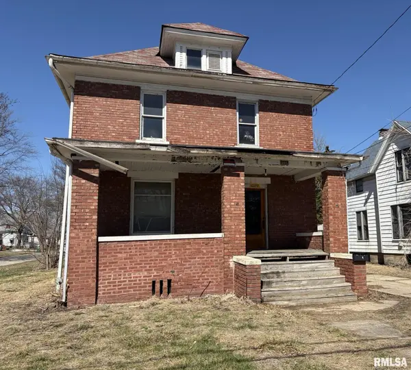 905 E SOUTH ST, Galesburg, IL 61401