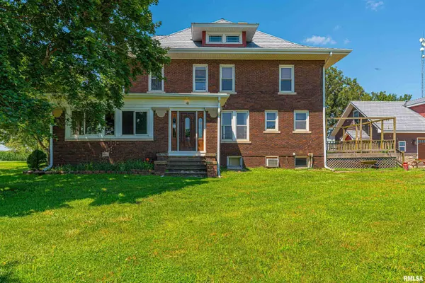 1328 County Road 2375 E, El Paso, IL 61738