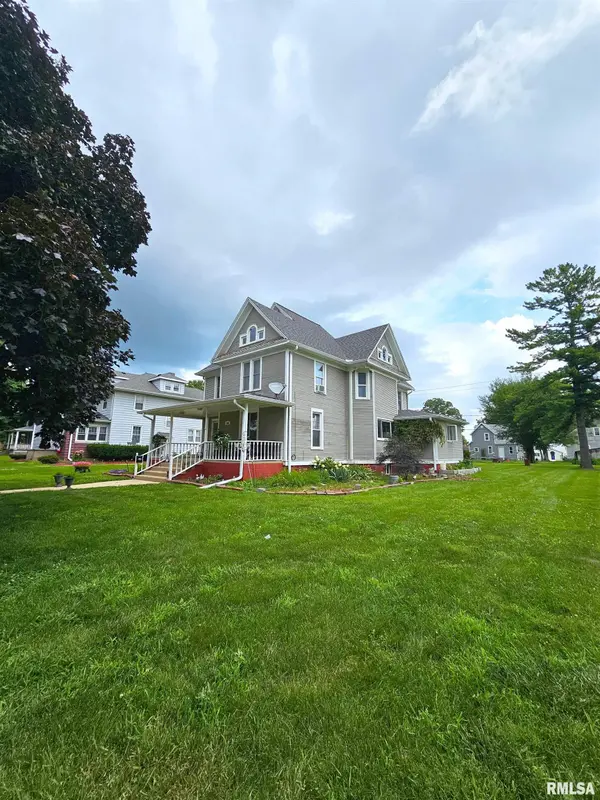 105 N GALENA AVE, Wyoming, IL 61491
