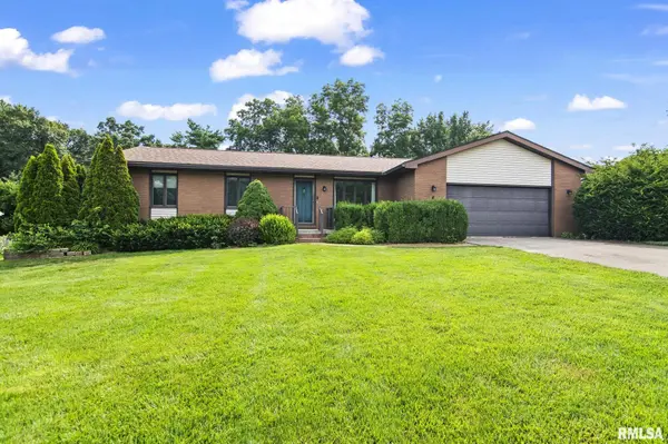 22 Meander Pike ST, Chatham, IL 62629