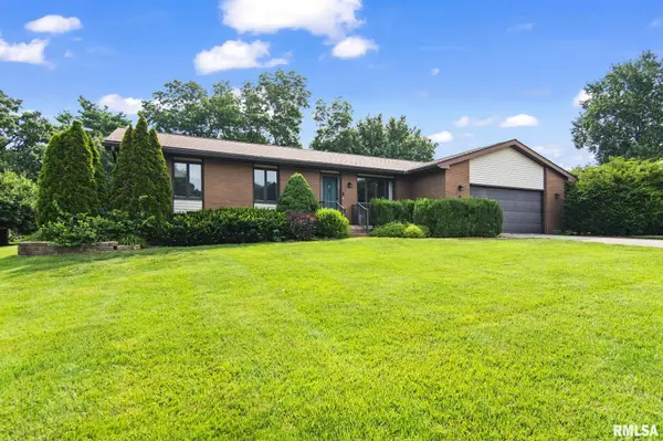 22 Meander Pike ST, Chatham, IL 62629