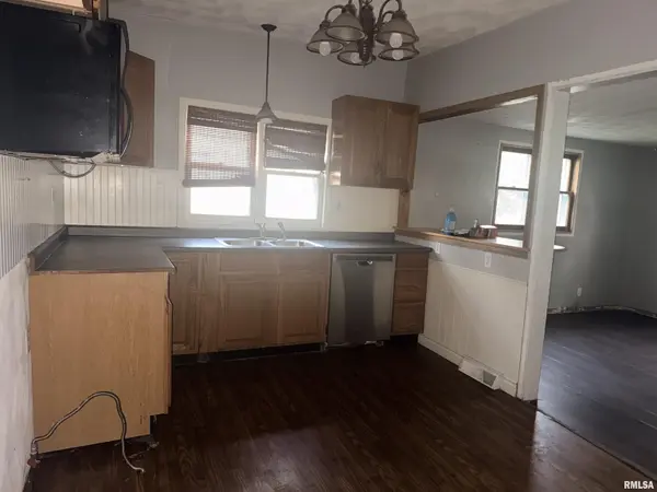 410 E SOUTH ST, Astoria, IL 61501