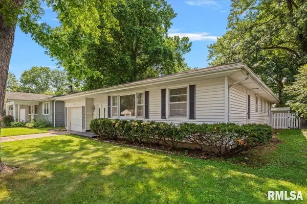 12 Wenzel LN, Springfield, IL 62702