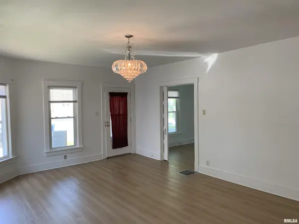 115 N D ST, Monmouth, IL 61462