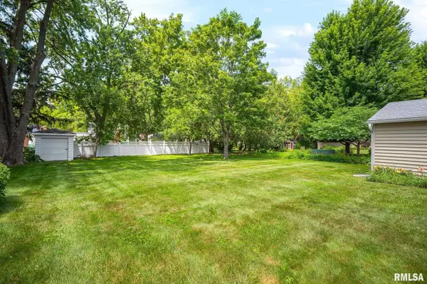 1652 N CHERRY ST, Galesburg, IL 61401