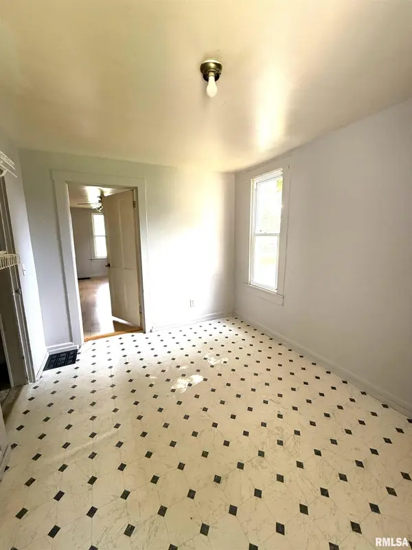 112 SMITH ST, Ursa, IL 62376
