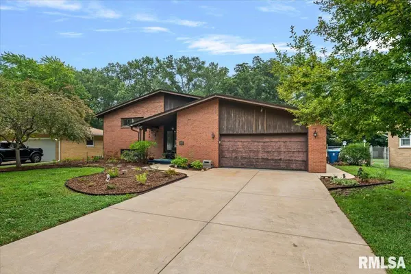 2400 CAHOKIA DR, Springfield, IL 62703