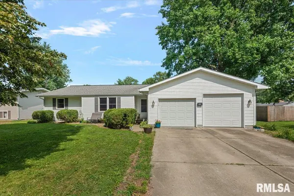 417 S CURTIS ST, Edinburg, IL 62531