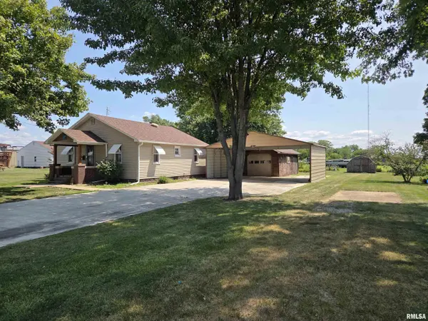 925 S 7TH AVE, Canton, IL 61520
