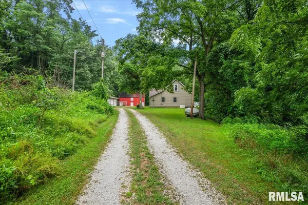 7507 CLAYTON RD, Virginia, IL 62691