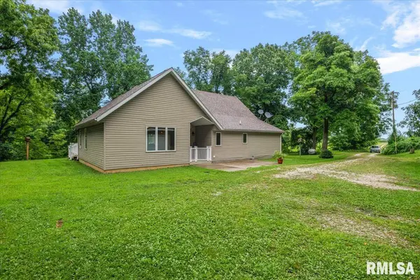 7507 CLAYTON RD, Virginia, IL 62691