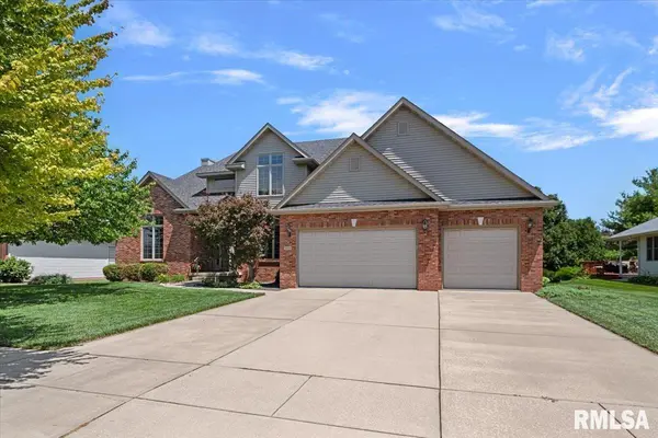 1904 Grist Mill DR, Springfield, IL 62711
