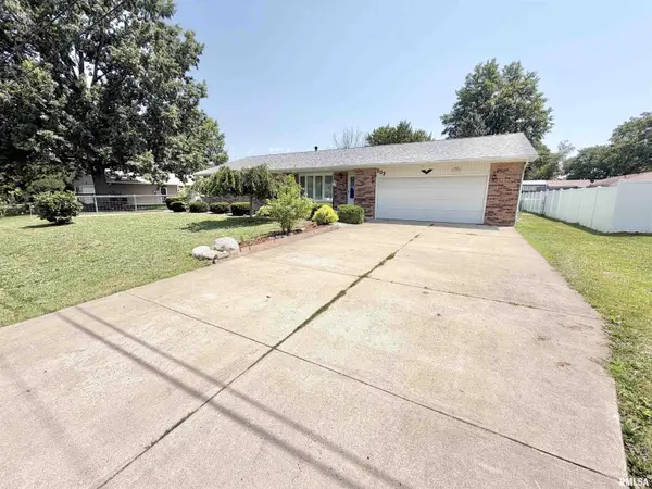 503 SHERIDAN AVE, Knoxville, IL 61448