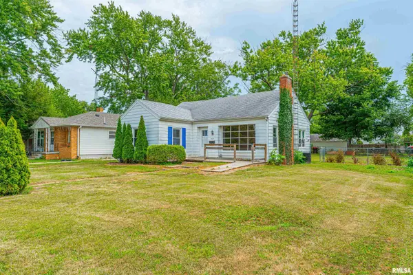 922 N Kankakee ST, Lincoln, IL 62656