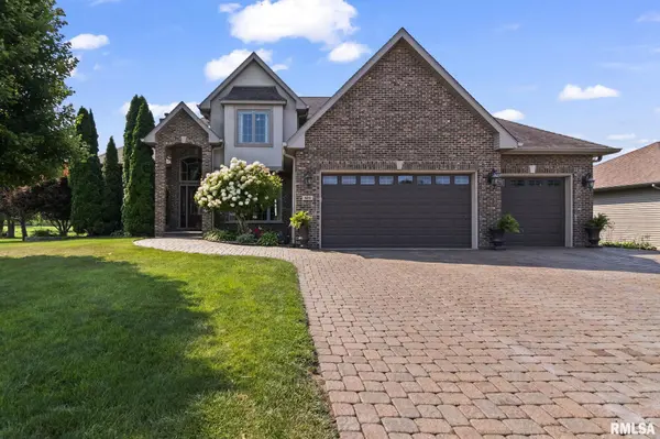424 LINDEN LN, Williamsville, IL 62693