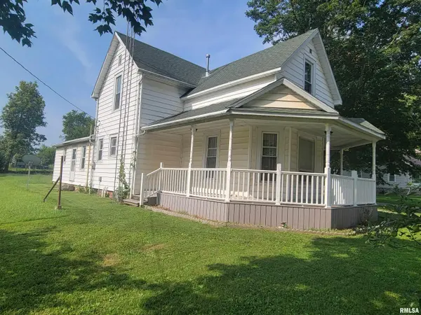 920 E UNION ST, Nokomis, IL 62075