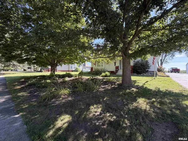 402 S MAIN ST, Avon, IL 61415