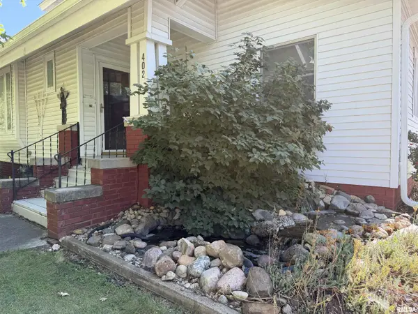 402 S MAIN ST, Avon, IL 61415