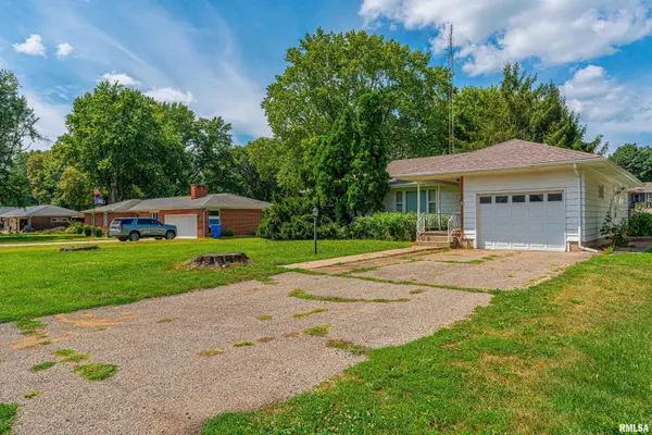 504 W HIGH ST, Mason City, IL 62664