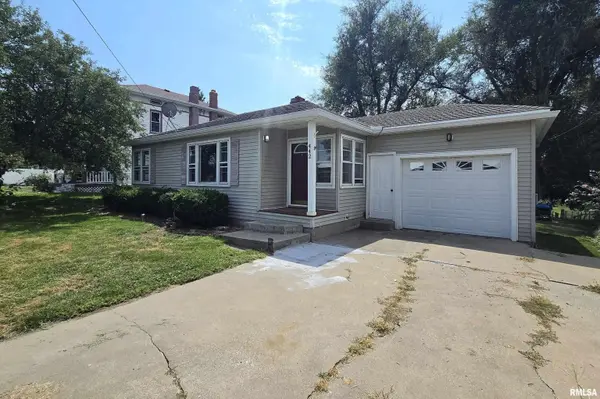 442 W COLLINS ST, Mendon, IL 62351