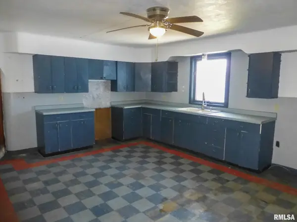 27299 W FRONTAGE RD, Farmersville, IL 62533