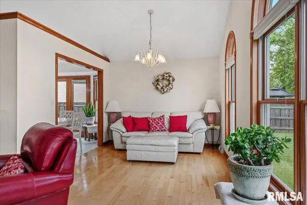 303 BRECKENRIDGE RD, Chatham, IL 62629
