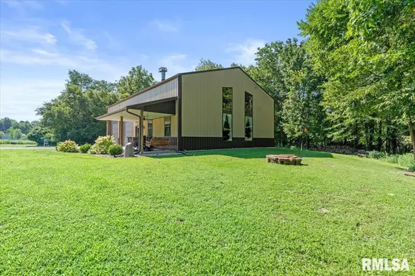 1761 Tozer RD, Springfield, IL 62707