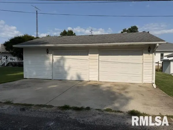 218 N STANTON ST, Bluffs, IL 62621