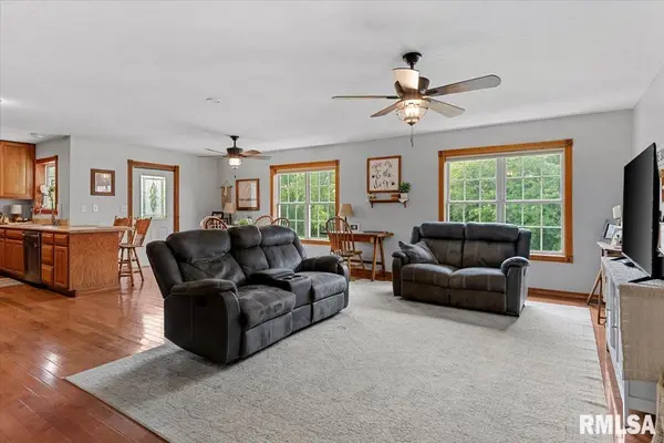 23394 WAGON WHEEL CIR, Athens, IL 62613
