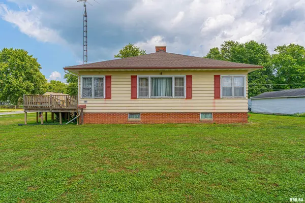 1406 Pulaski ST, Lincoln, IL 62656