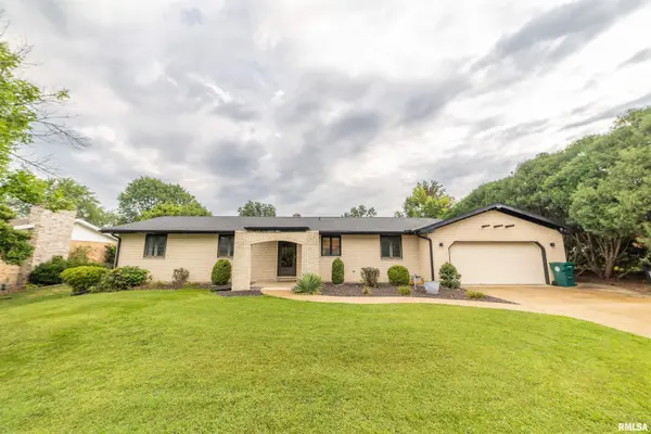 2911 Sonata DR, Quincy, IL 62301