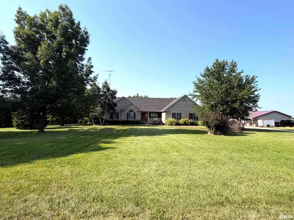 1800 ARCADIA RD, Jacksonville, IL 62650