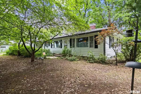 5339 Old Salem LN, Springfield, IL 62711