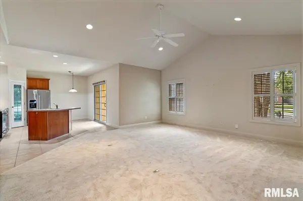 2400 Aaron CT, Springfield, IL 62704
