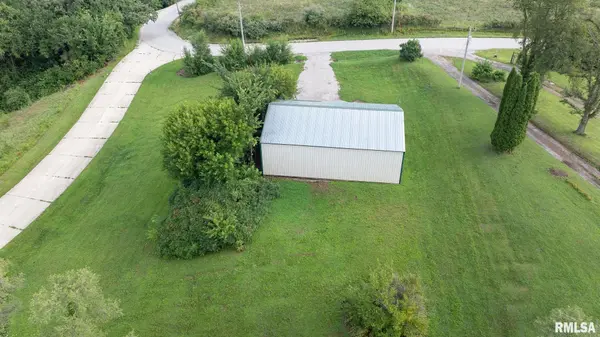 10020 92ND Avenue West, Andalusia, IL 61232