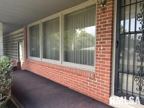 1423 W LAFAYETTE AVE, Jacksonville, IL 62650