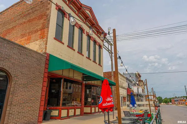 415 Pulaski ST, Lincoln, IL 62656