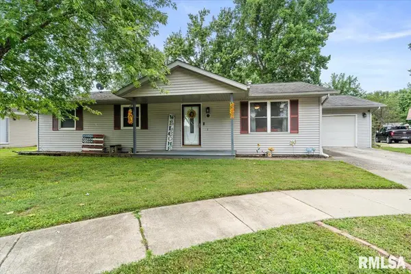 34 Mueller CT, Riverton, IL 62561