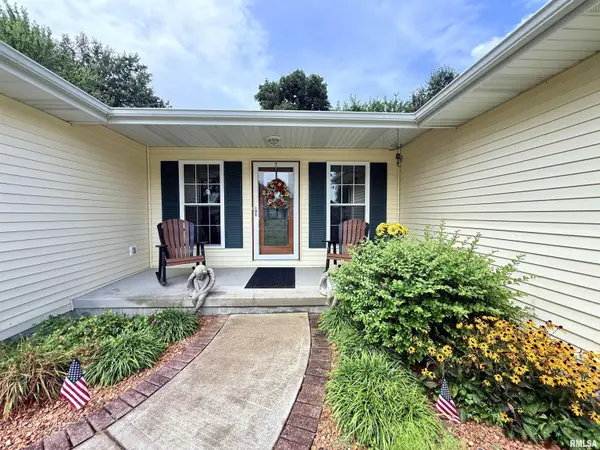 7 CAROL CT, Taylorville, IL 62568