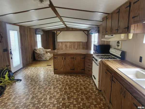 2505 LEXI LN, Quincy, IL 62305