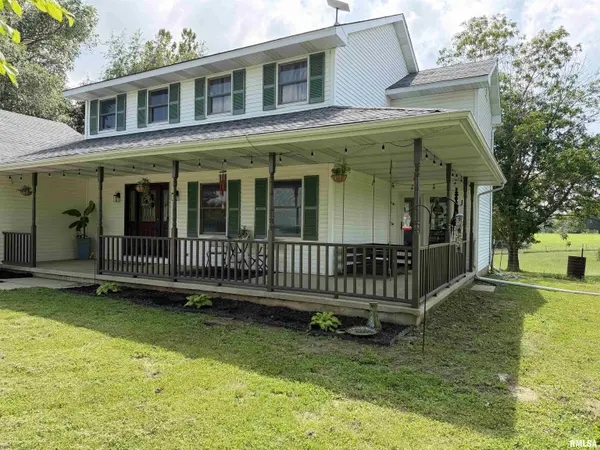19791 HUNT RD, Petersburg, IL 62675