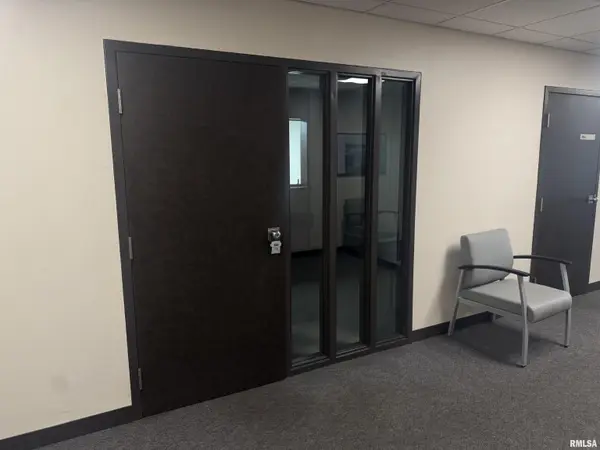 1001 Clocktower DR #2, Springfield, IL 62704