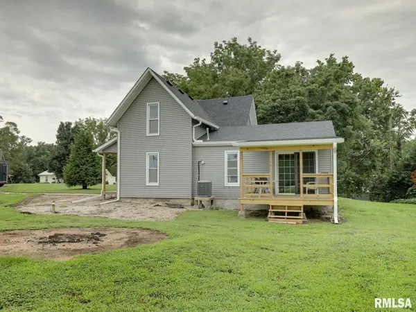 210 E HIGH ST, Kinderhook, IL 62345