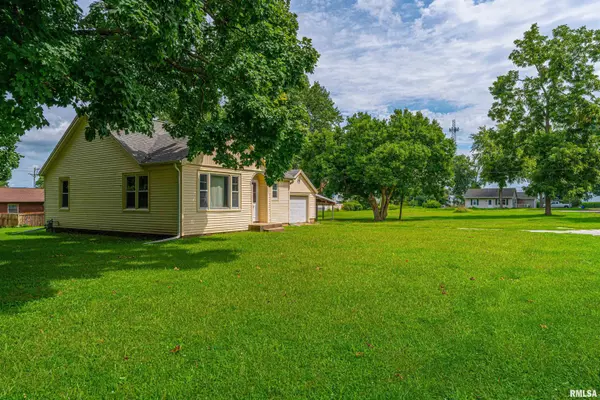 203 W 2ND ST, Armington, IL 61721