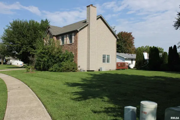 1105 CHRISTOPHER LN, Springfield, IL 62712