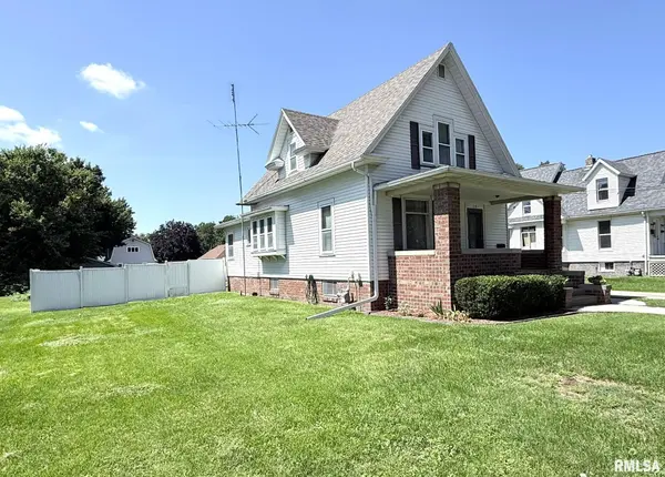 70 LAKE ST, Galesburg, IL 61401