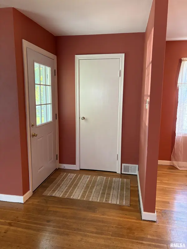 1423 S EAST ST, South Jacksonville, IL 62650
