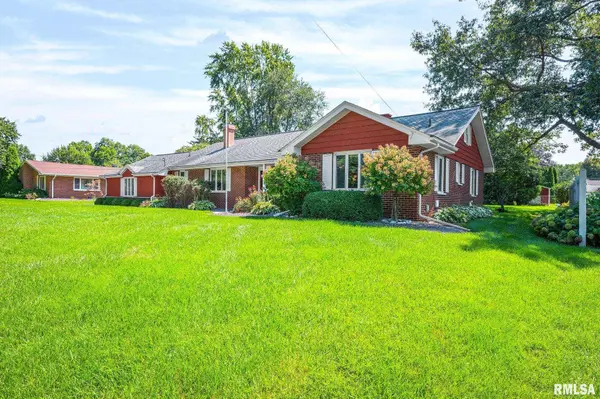 556 KNOLLCREST DR, Galesburg, IL 61401